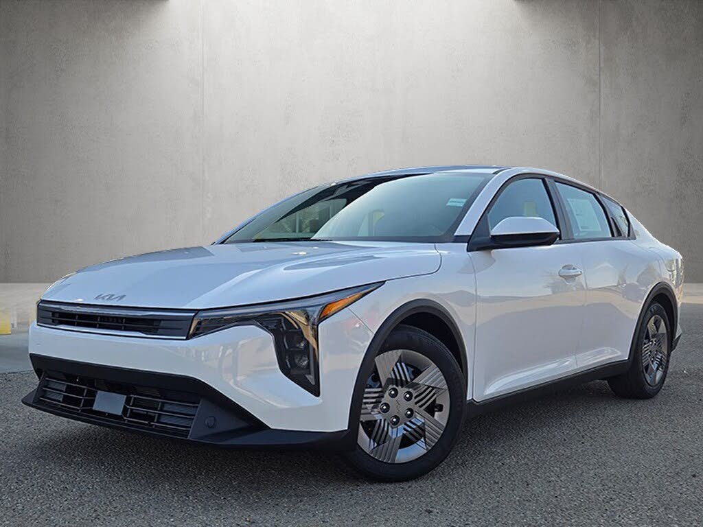 2025 Kia K4 LX FWD