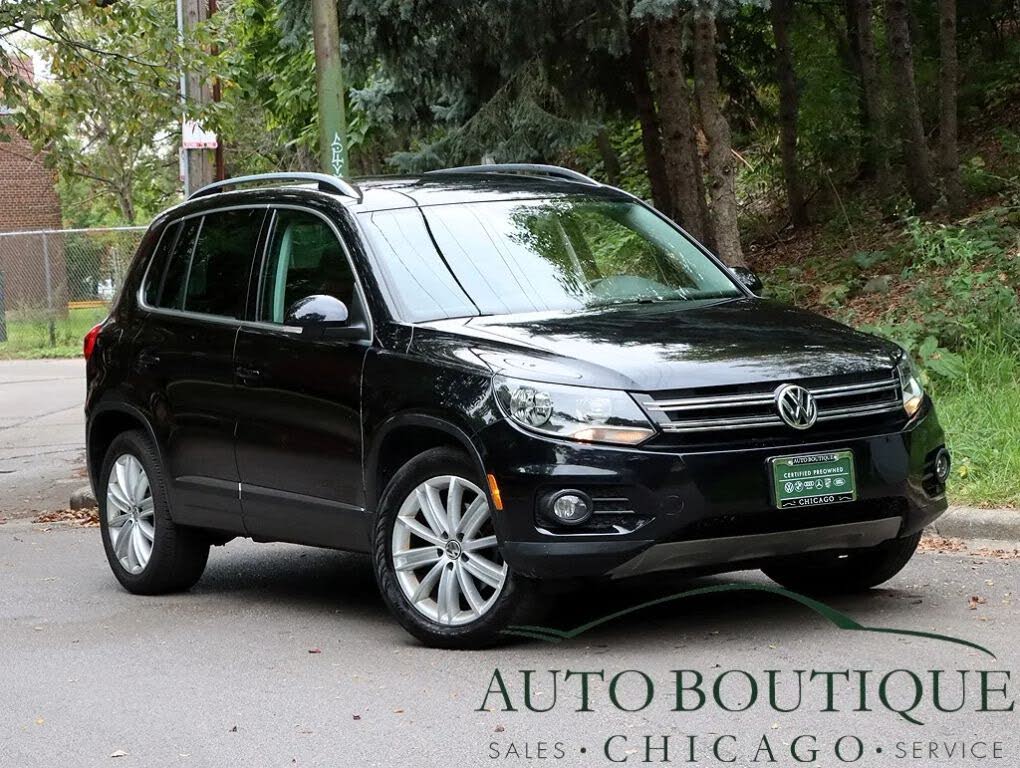2013 Volkswagen Tiguan SE with Sunroof and Navigation