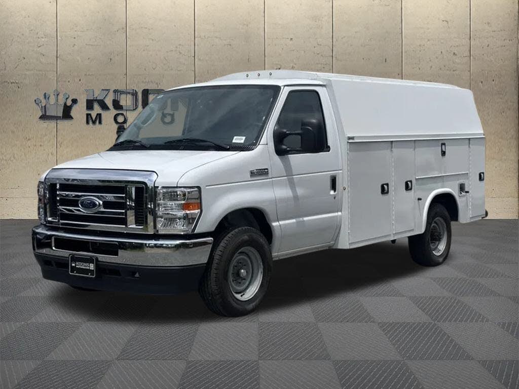 2024 Ford E-Series Chassis E-350 SD Cutaway SB RWD