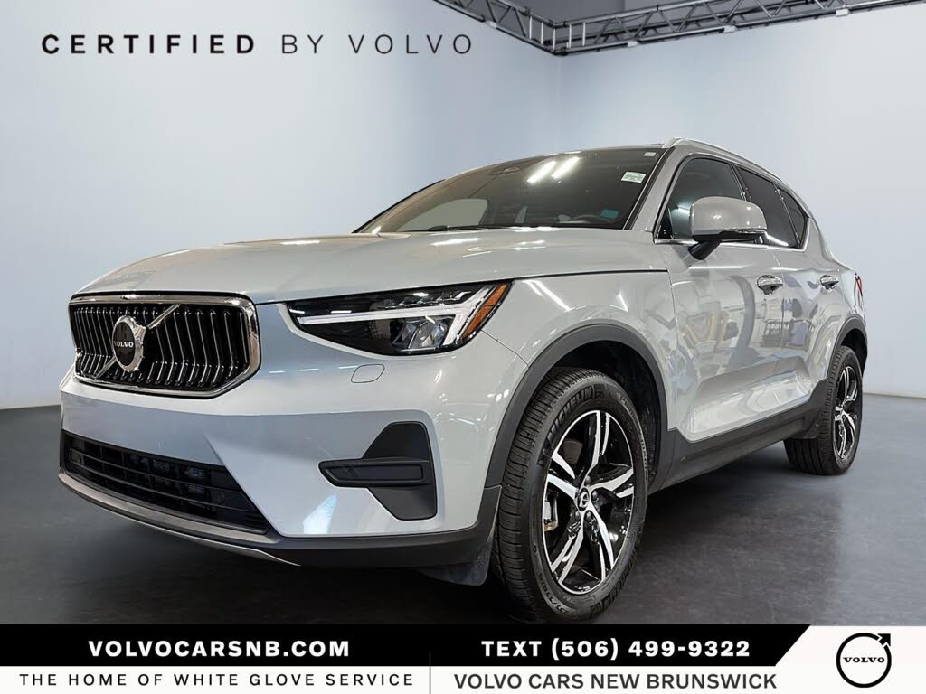 2025 Volvo XC40 B5 Core Bright Theme AWD