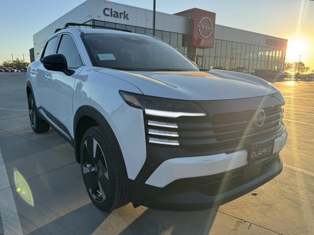 2026 Nissan Kicks SR FWD