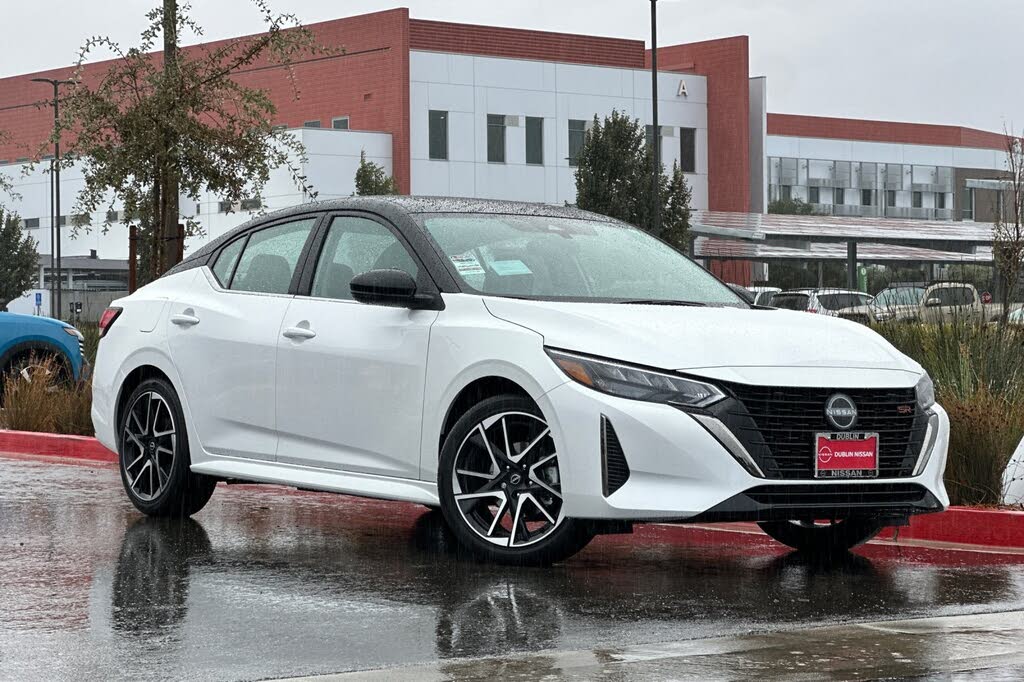 2025 Nissan Sentra SR FWD