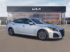 Nissan Altima 2.5 SV FWD