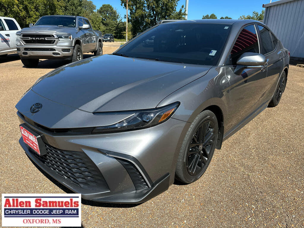 2025 Toyota Camry SE FWD