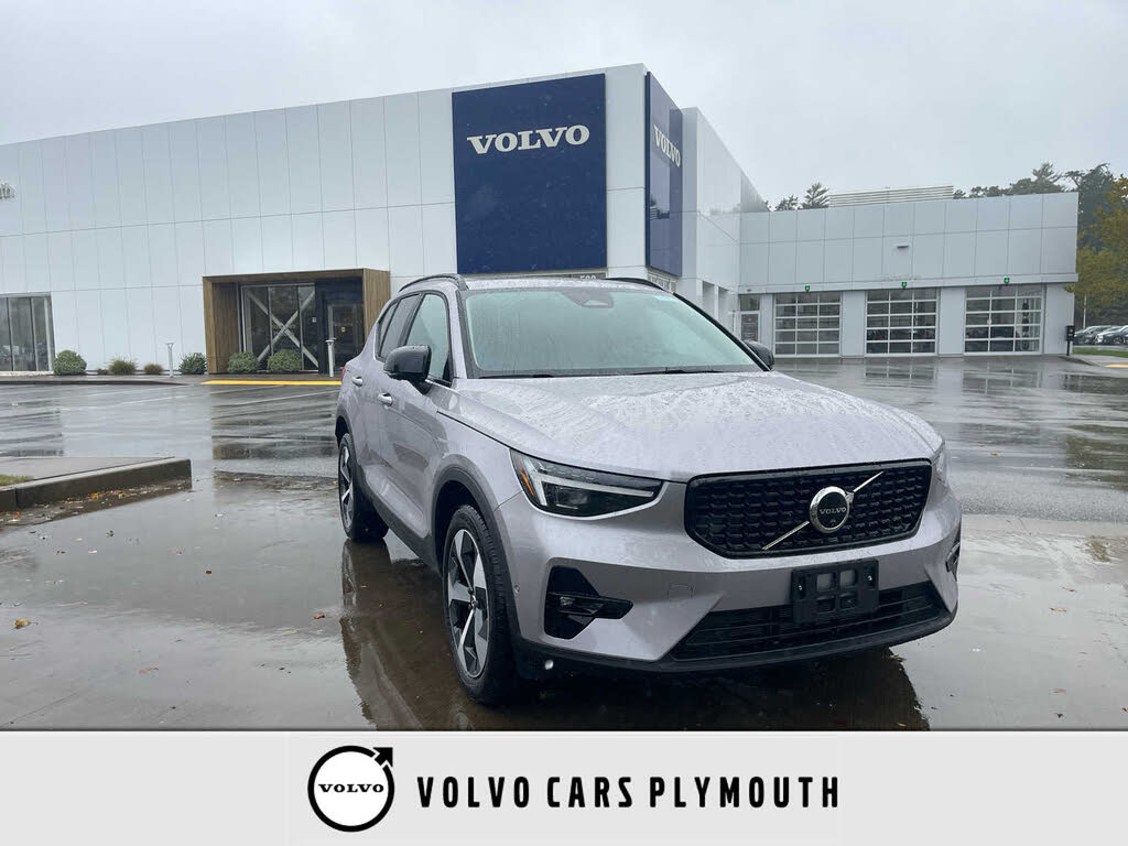 2026 Volvo XC40 B5 Plus AWD