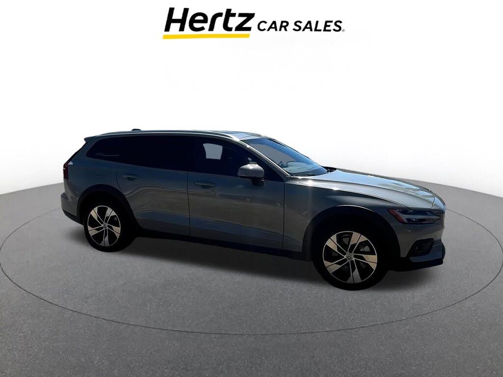 2025 Volvo V60 Cross Country B5 Plus AWD