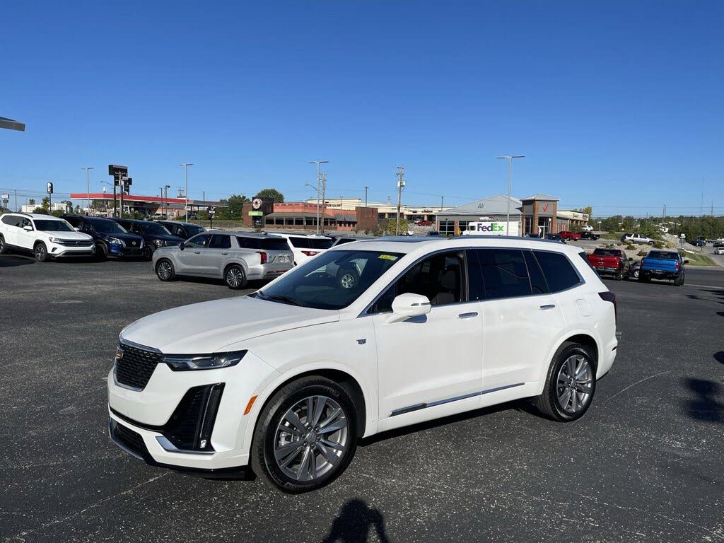 2025 Cadillac XT6 Premium Luxury FWD