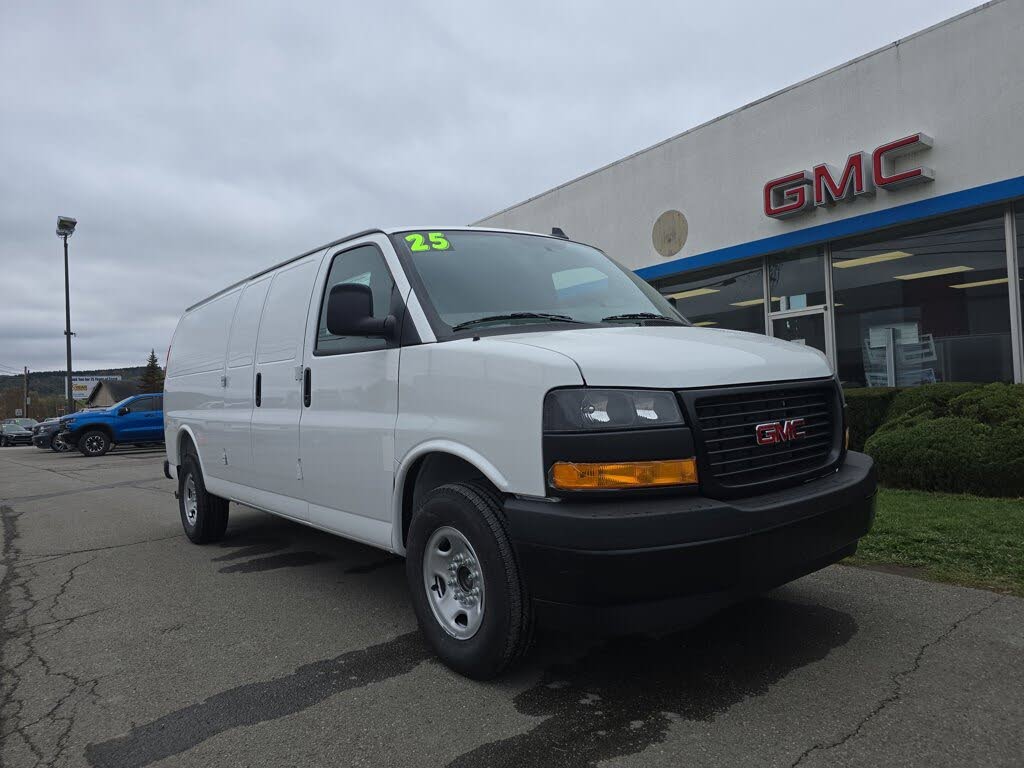 2025 GMC Savana Cargo 3500 RWD