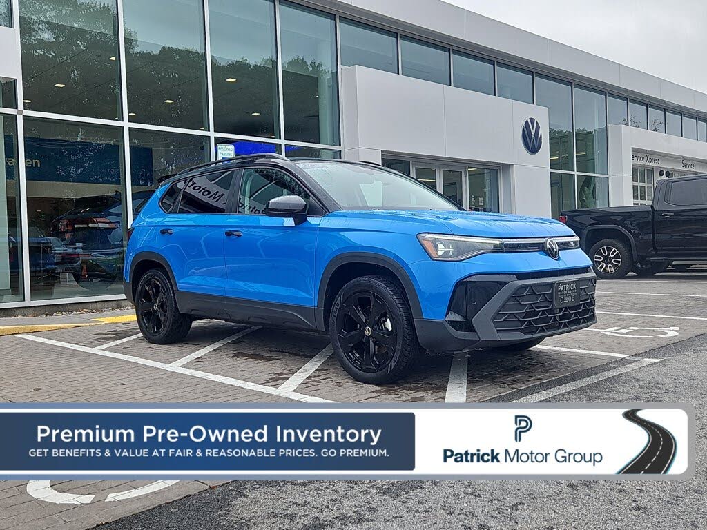 2025 Volkswagen Taos SE Black 4Motion