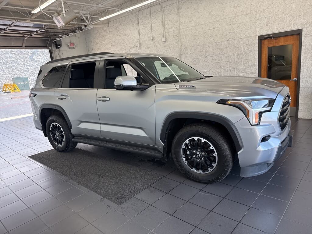 2025 Toyota Sequoia SR5 4WD