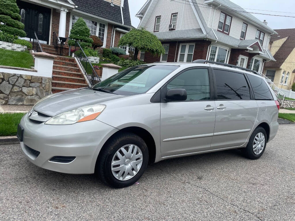 2006 Toyota Sienna LE 8-Passenger