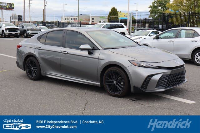 2025 Toyota Camry SE FWD