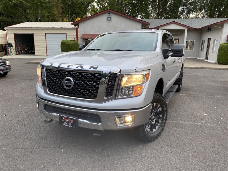 2017 Nissan Titan XD SV Crew Cab 4WD