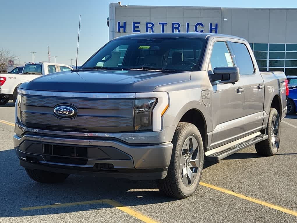 2023 Ford F-150 Lightning Lariat SuperCrew AWD