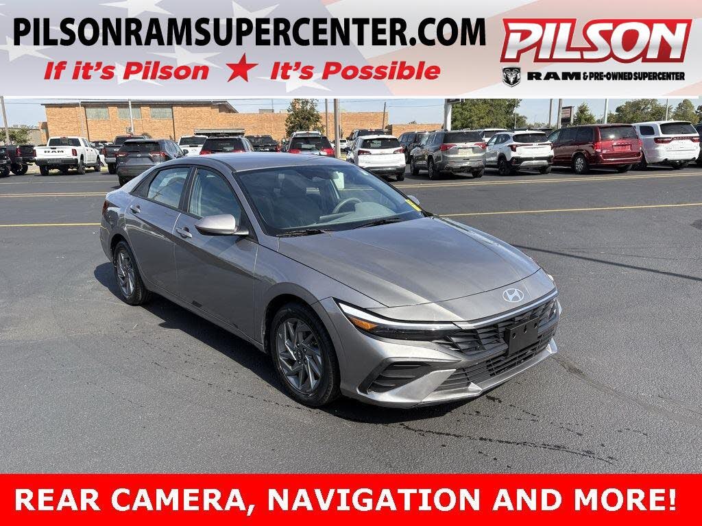 2024 Hyundai Elantra SEL FWD