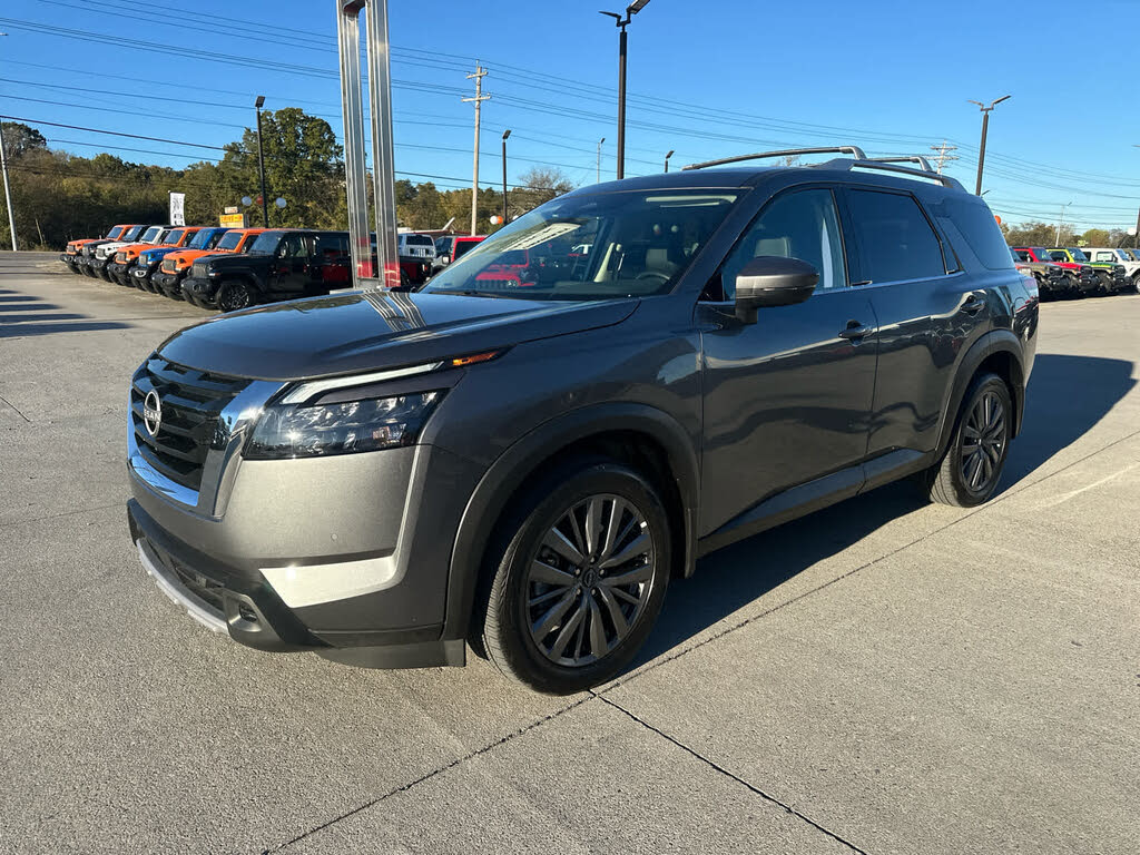 2025 Nissan Pathfinder SL 4WD
