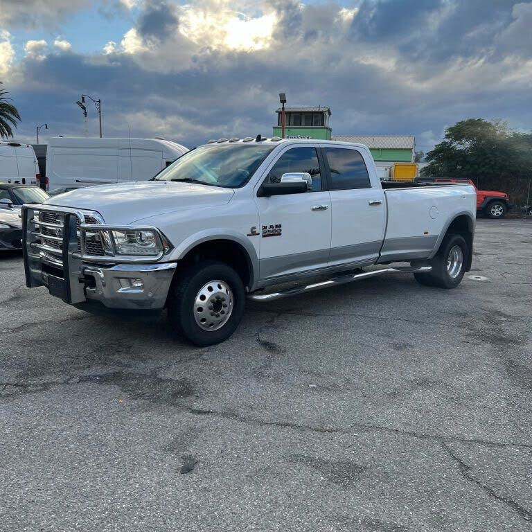 2018 RAM 3500 Laramie Crew Cab LB DRW 4WD