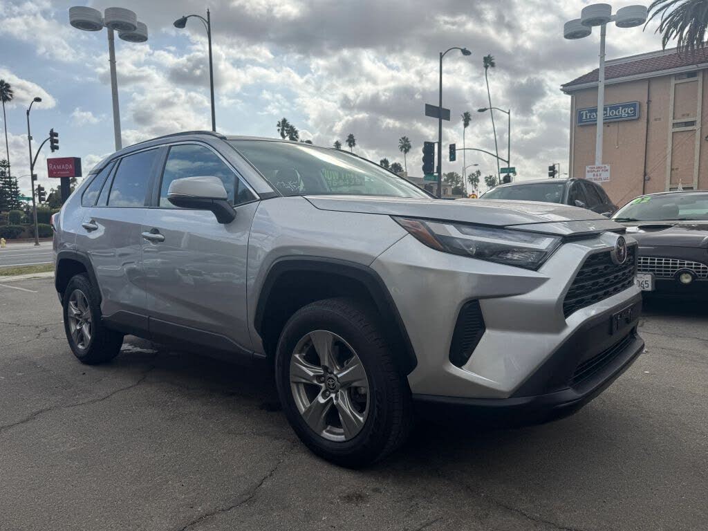 2024 Toyota RAV4 XLE AWD