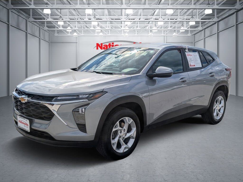 2025 Chevrolet Trax LS FWD