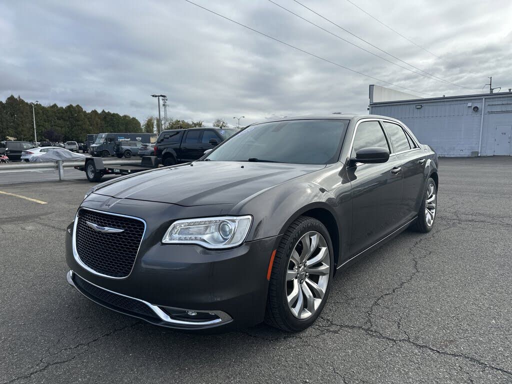 2020 Chrysler 300 Touring L RWD