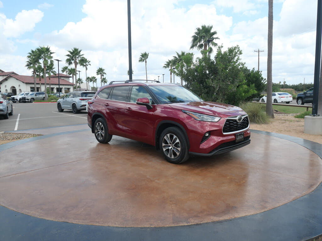 2022 Toyota Highlander XLE AWD