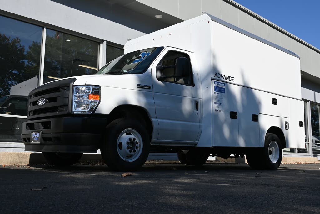 2026 Ford E-Series Chassis E-350 SD Cutaway 138 RWD