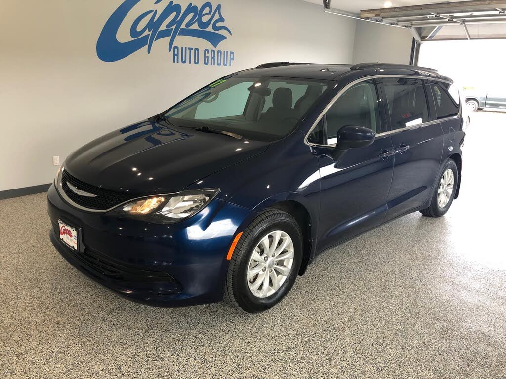 2017 Chrysler Pacifica Touring FWD