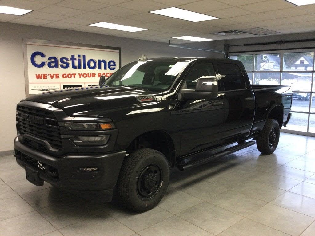 2026 RAM 2500 Tradesman Crew Cab 4WD