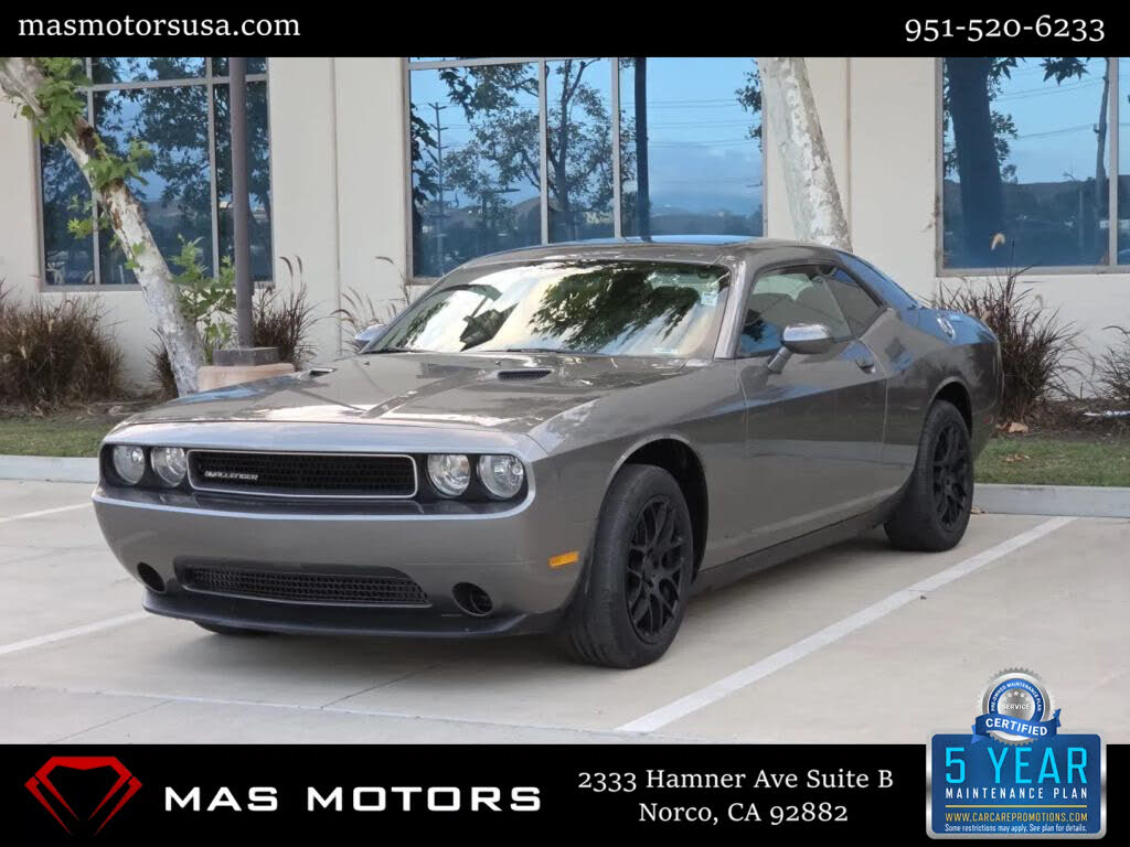 2012 Dodge Challenger SXT RWD
