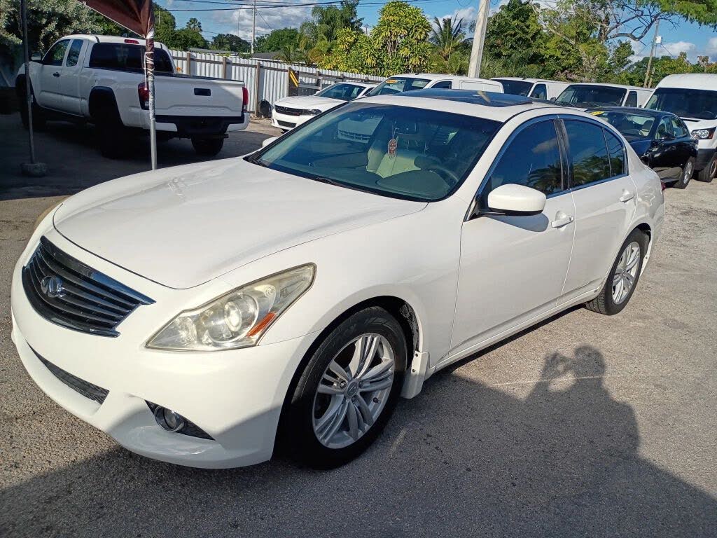 2012 INFINITI G37 Journey Sedan RWD