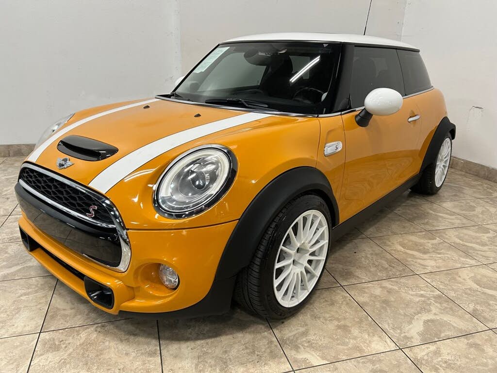 2016 MINI Cooper S 2-Door Hatchback FWD