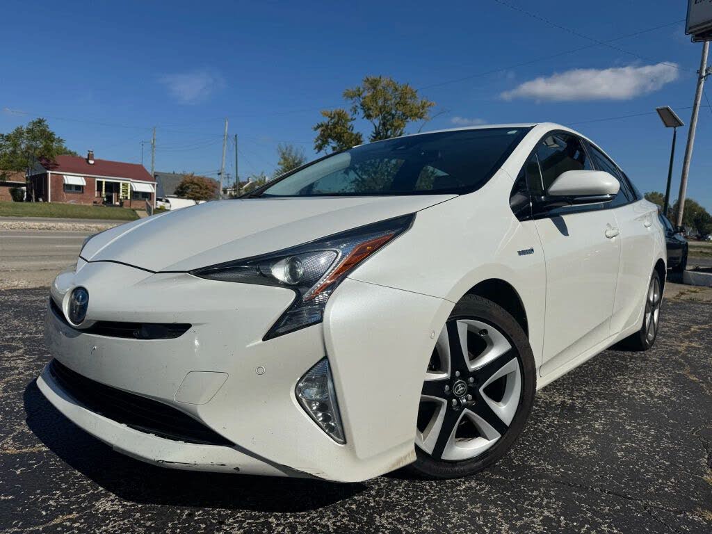 2018 Toyota Prius Three Touring FWD