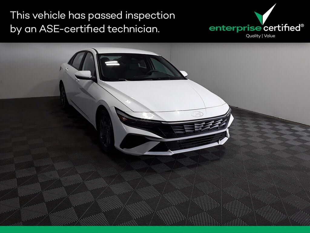 2024 Hyundai Elantra SEL FWD