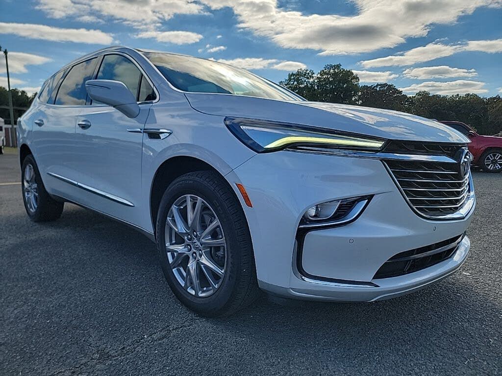 2023 Buick Enclave Essence AWD