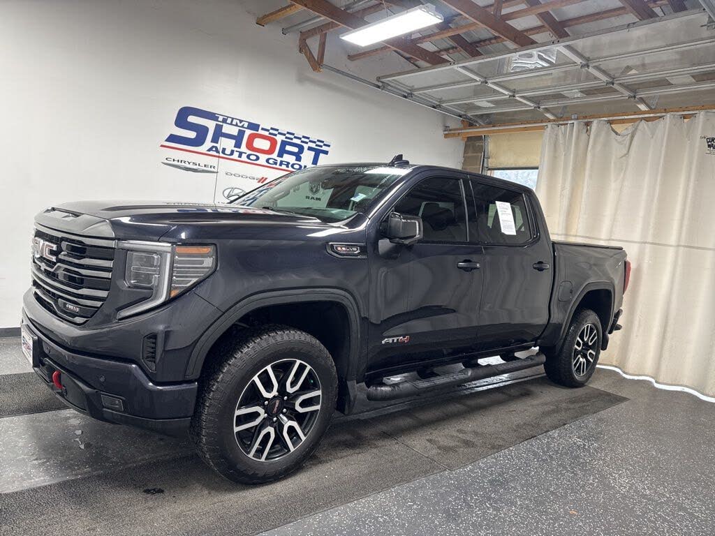 2023 GMC Sierra 1500 AT4 Crew Cab 4WD