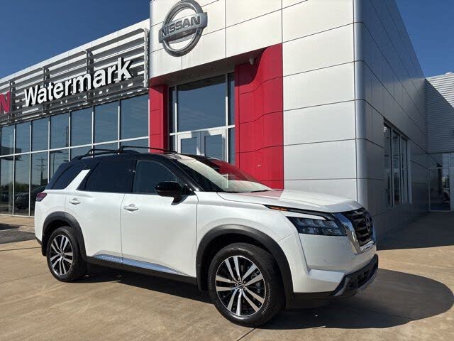 2025 Nissan Pathfinder Platinum FWD