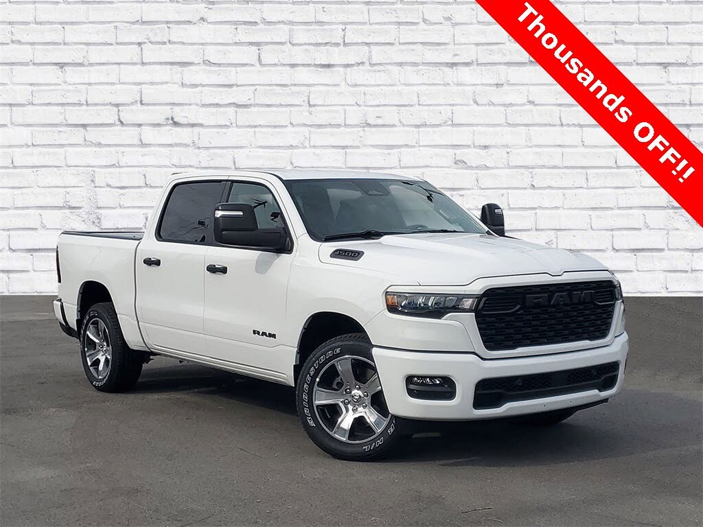 2026 RAM 1500 Express Crew Cab 4WD