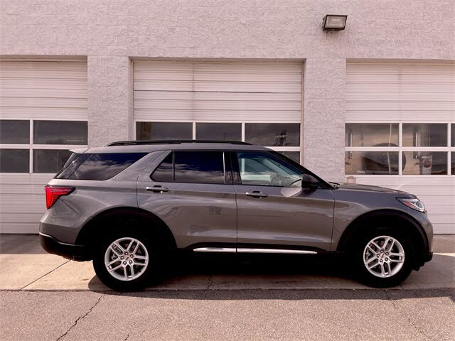 2025 Ford Explorer Active AWD