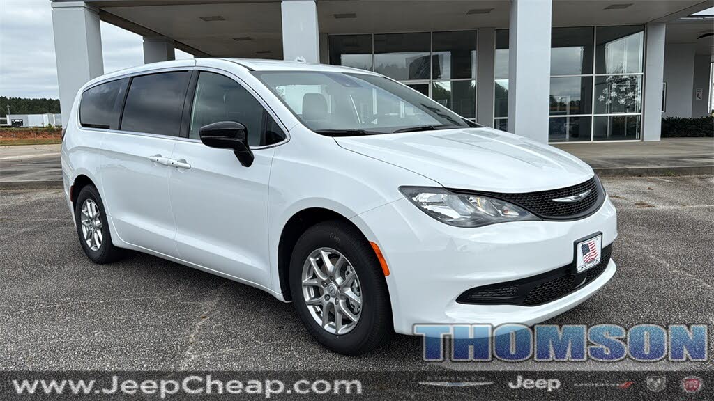 2026 Chrysler Voyager LX FWD