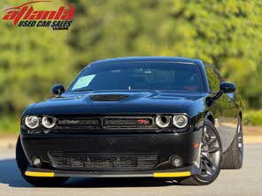 Dodge Challenger R/T Scat Pack RWD