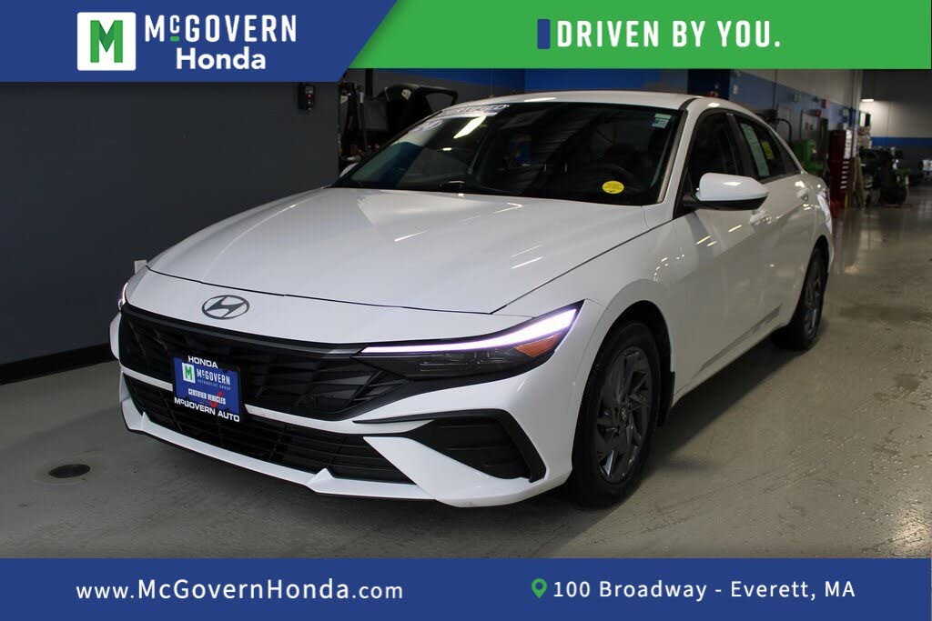 2024 Hyundai Elantra SEL FWD