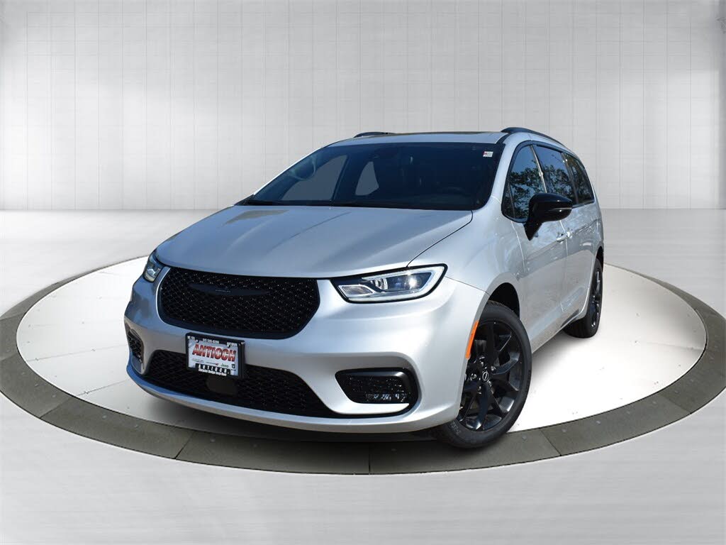 2026 Chrysler Pacifica Select AWD