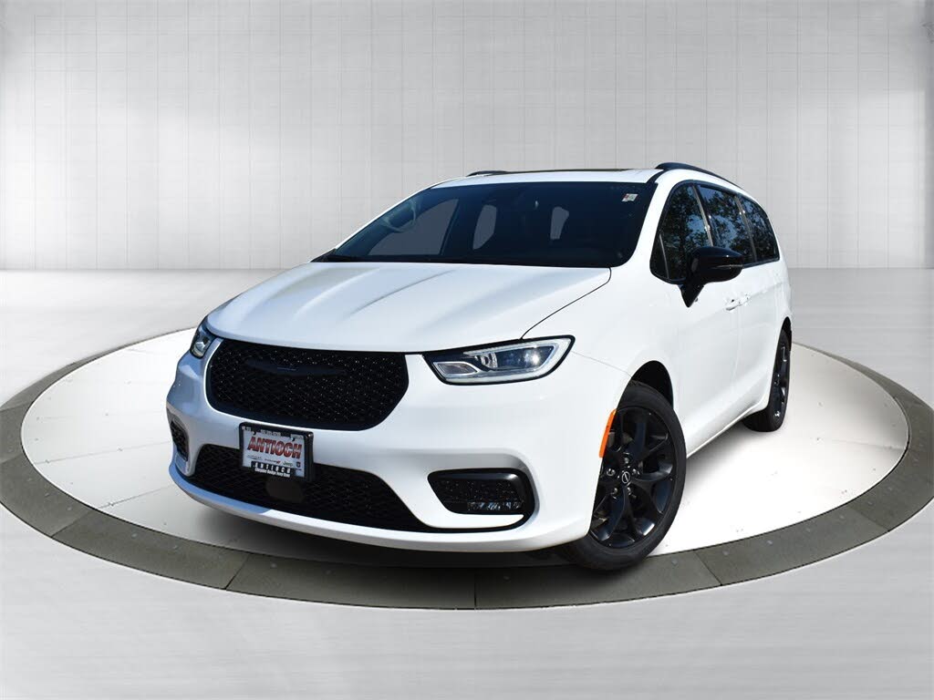 2026 Chrysler Pacifica Select FWD