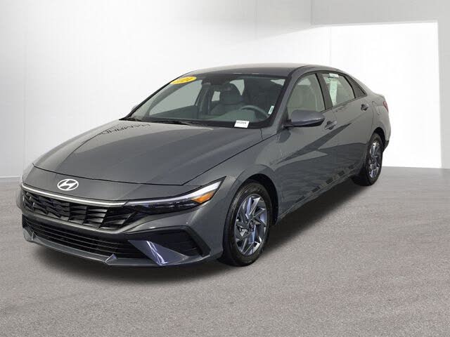 2024 Hyundai Elantra SEL FWD