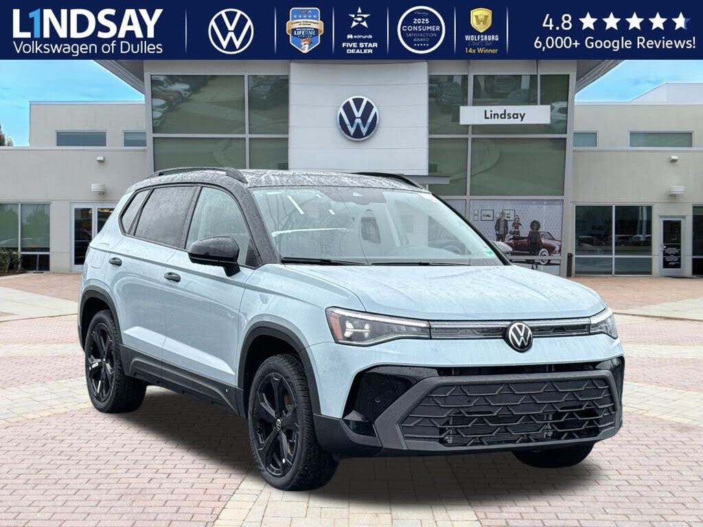 2025 Volkswagen Taos SE Black 4Motion