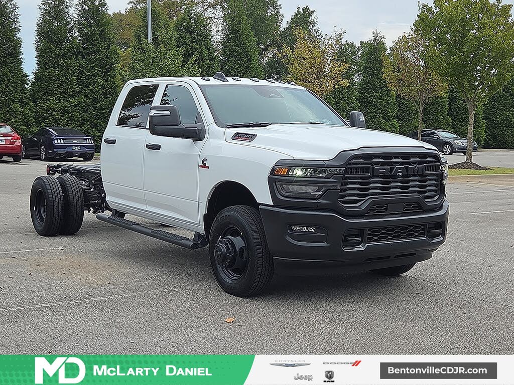 2026 RAM 3500 Chassis Tradesman Crew Cab LB DRW 4WD