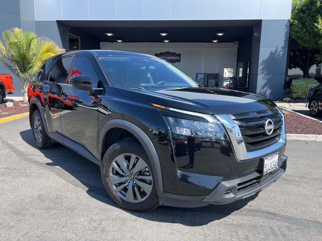 2024 Nissan Pathfinder S FWD