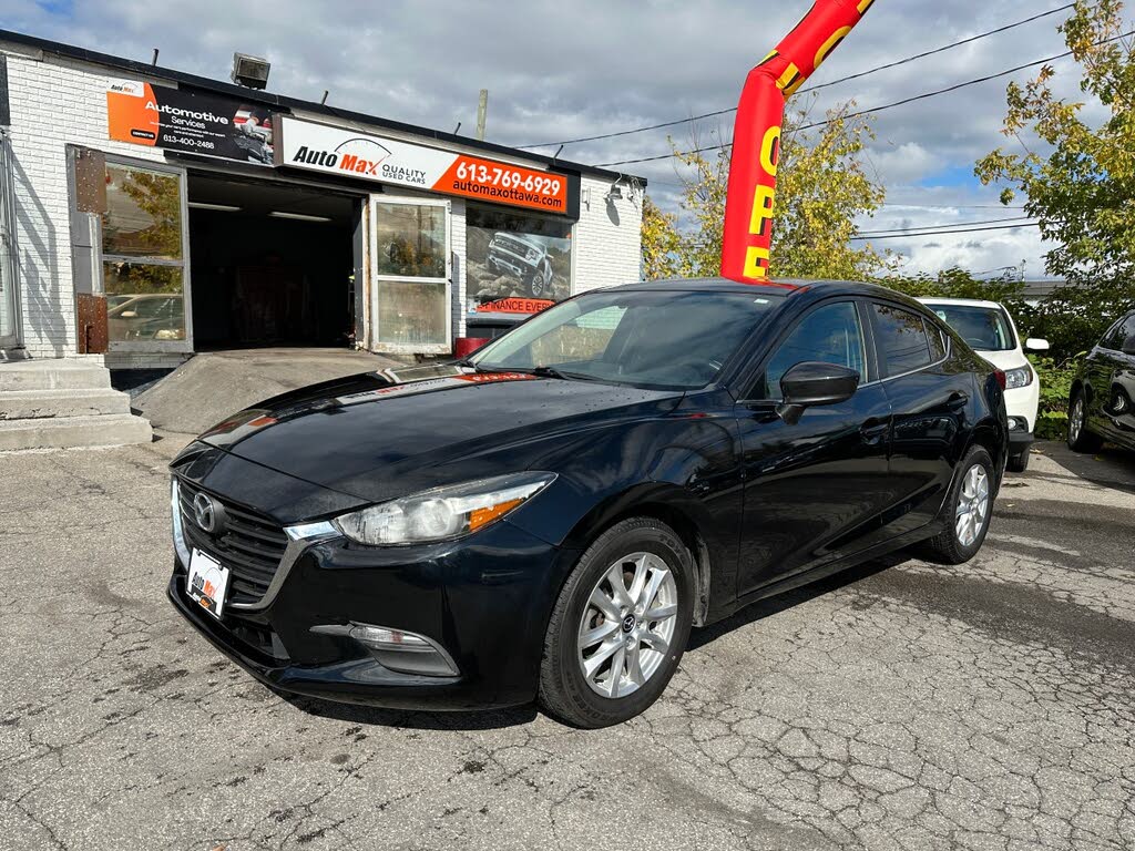 2017 Mazda MAZDA3 SE