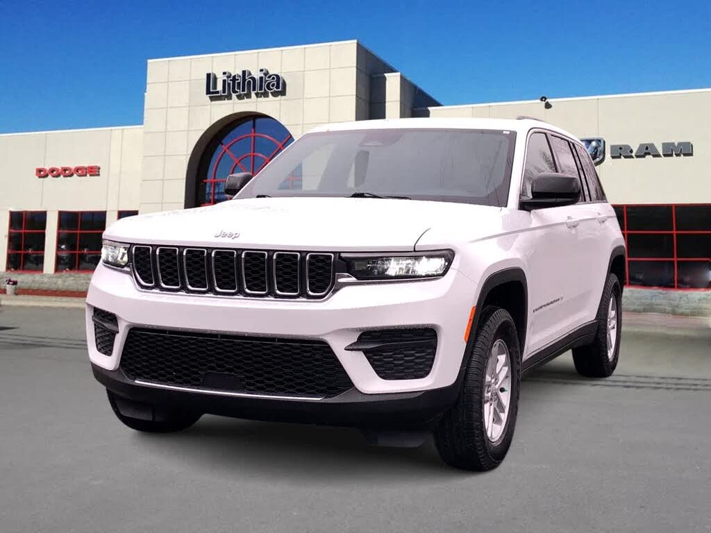 2024 Jeep Grand Cherokee Laredo 4WD