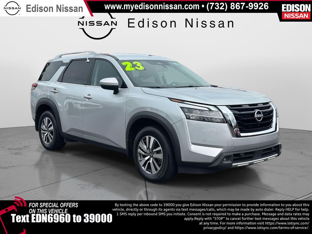 2023 Nissan Pathfinder SL 4WD